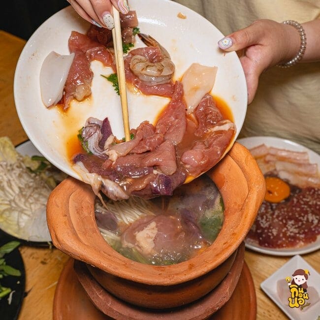 หมูปะทะ