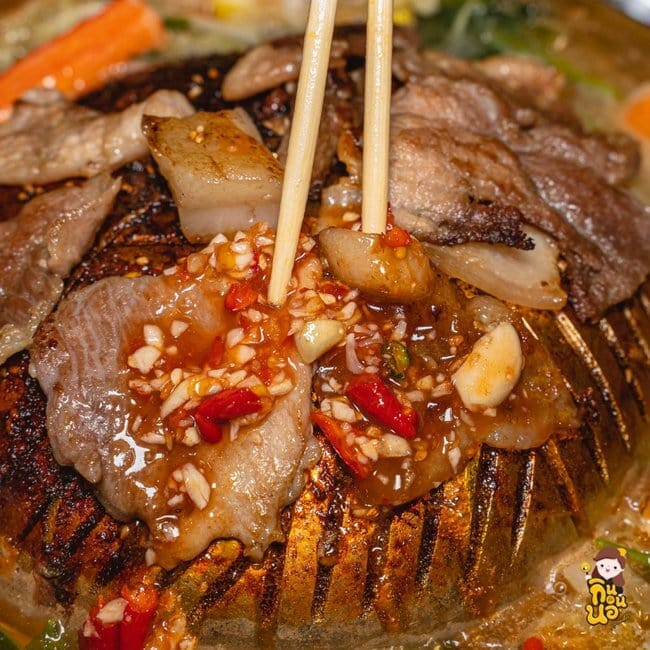 หมูปะทะ