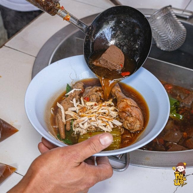เฮียอ้วน ก๋วยเตี๋ยวไก่มะระ