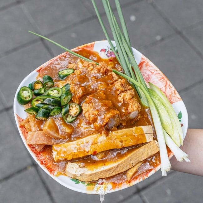 เฮียเฮง ปอเปี๊ยะสดหมูกรอบ