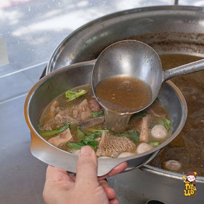 เนื้อตุ๋นน้ำแดง