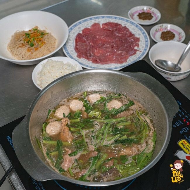 เนื้อตุ๋นน้ำแดง