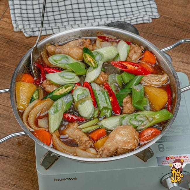 จิมดักไก่ตุ๋นซอสดำ เมนูเกาหลี เมนูไก่ วิธีทำจิมดักไก่ตุ๋นซอสดำ สูตรอาหารจิมดักไก่ตุ๋น ไก่ตุ๋น