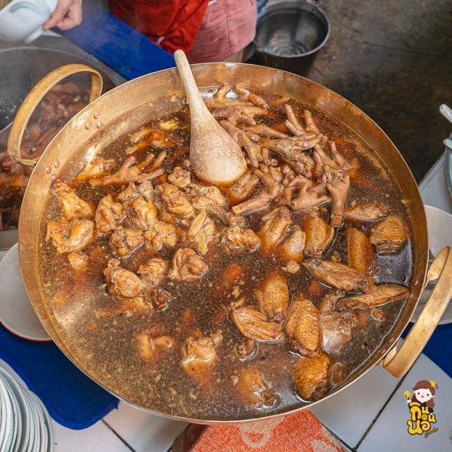 ร้านบ้านแพรว ก๋วยเตี๋ยวไก่ตุ๋น