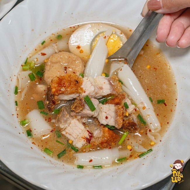  ก๋วยจั๊บถังไม้ทรงวาด ร้านก๋วยจั๊บ