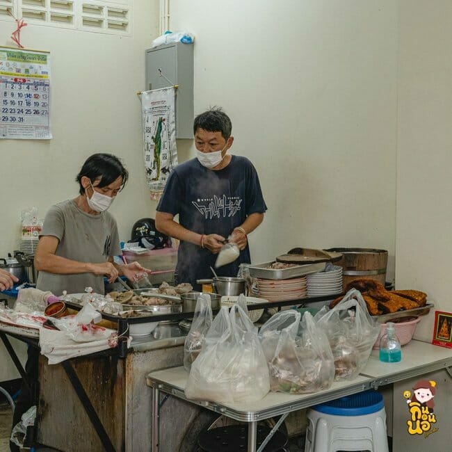  ก๋วยจั๊บถังไม้ทรงวาด ร้านก๋วยจั๊บ