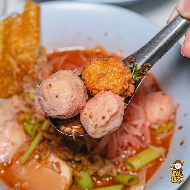 วโรชา(เต็ง) ก๋วยเตี๋ยวลูกชิ้นปลา