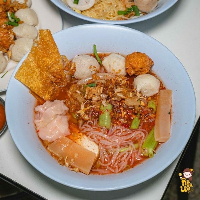 วโรชา(เต็ง) ก๋วยเตี๋ยวลูกชิ้นปลา