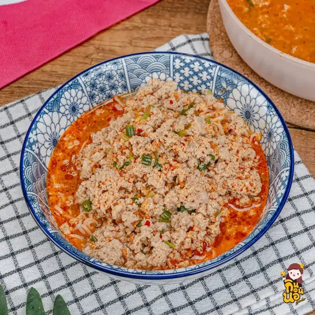 มาม่าต้มยำหมูล้นๆ เมนูหมูสับ สูตรมาม่าต้มยำหมูล้นๆ วิธีทำมาม่าต้มยำหมูล้นๆ ต้มยำหมูสับ