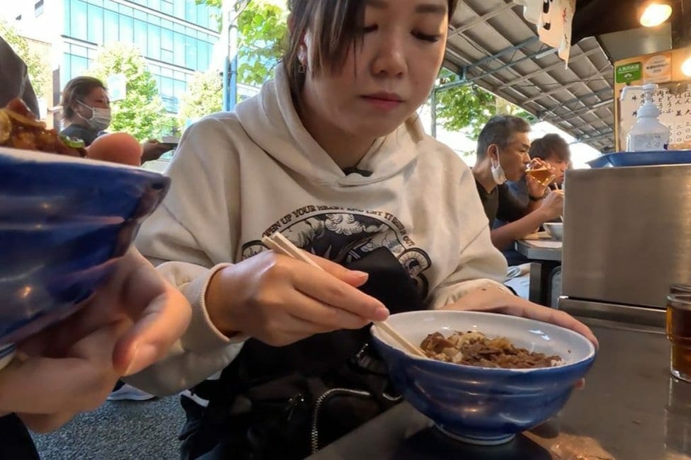 Kitsuneya Tsukiji ร้านข้าวหน้าเนื้อ ข้าวหน้าเครื่องในวัวตุ๋น