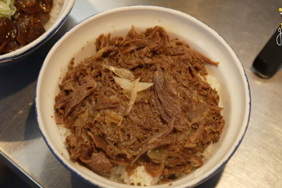 Kitsuneya Tsukiji ร้านข้าวหน้าเนื้อ ข้าวหน้าเครื่องในวัวตุ๋น