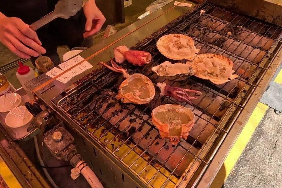 ตลาดปลาสึกิจิ (Tsukiji) ตลาดปลาญี่ปุ่น อาหารทะเล
