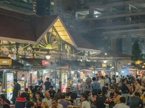 Lau Pa Sat ถนนแห่งสะเต๊ะ