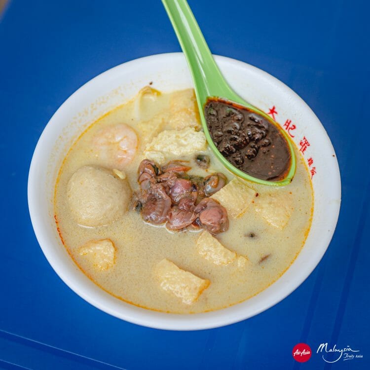 Curry mee street food