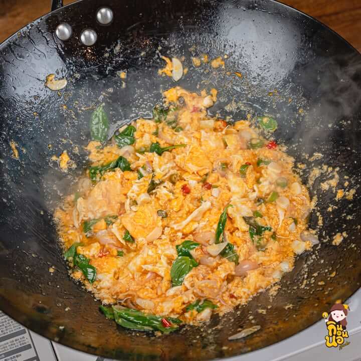 เมนู ไข่ขยี้พริกน้ำปลา สูตรใบโหระพาจานเด็ดบ้านไทย