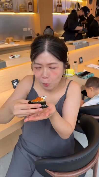 Rollishi สยามสแควร์ รีวิวร้านซูชิโรลม้วนมืออร่อยใจกลางเมือง