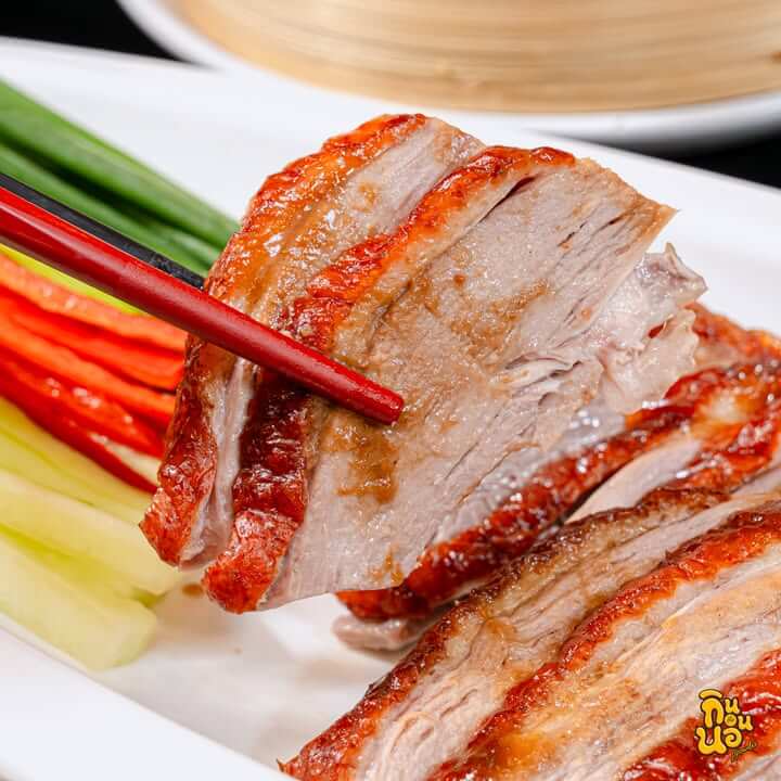 หมูกรอบซอส XO พริกเซี่ยงไฮ้ MK Restaurants