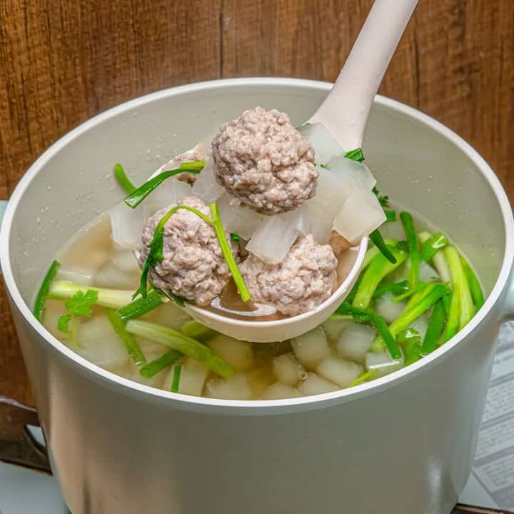 แกงจืดหมูสับไชเท้า มื้อง่ายๆ ของครอบครัว