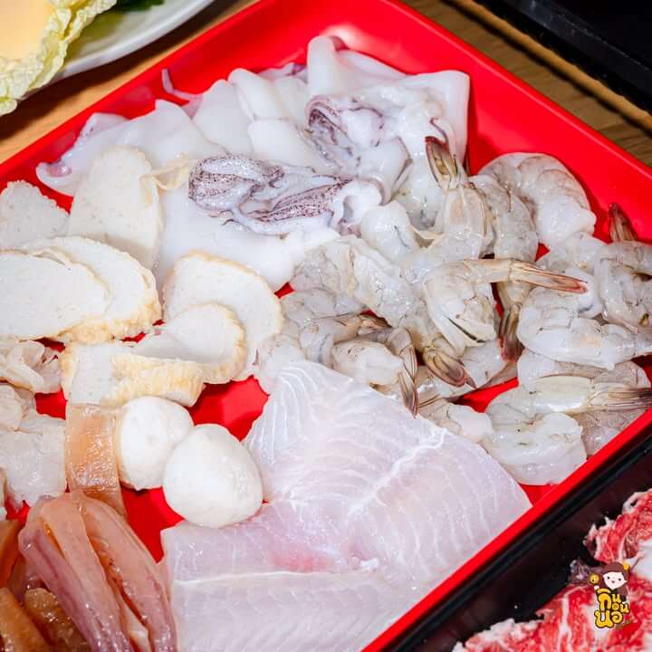 ลูกชิ้น ติ่มซำ เกี๊ยวซ่า ของกินเล่น