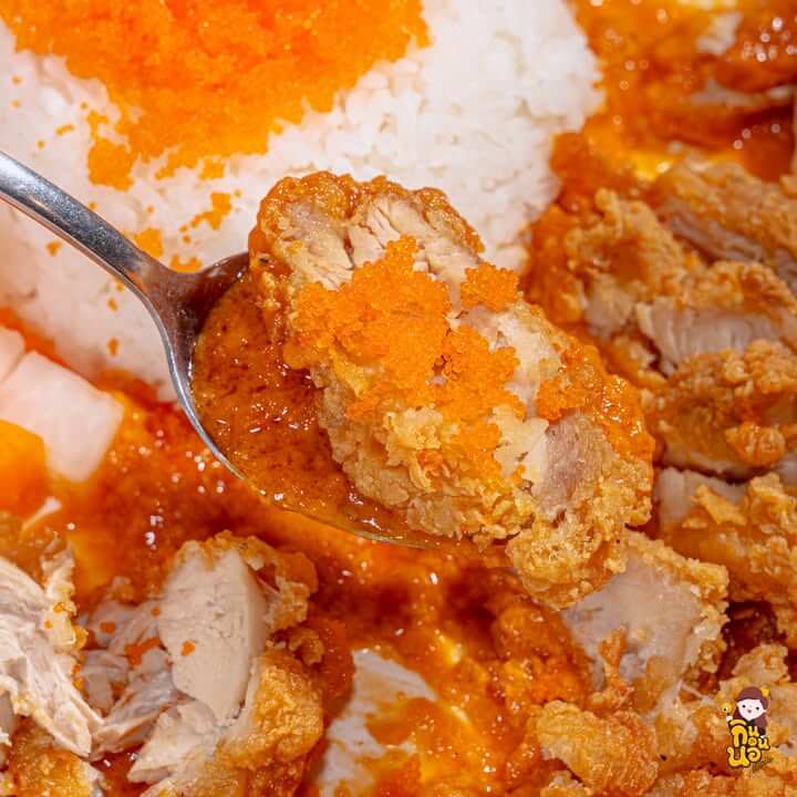 สปาเก็ตตี้เคลือบซอสกุ้งล็อบสเตอร์และไข่กุ้ง