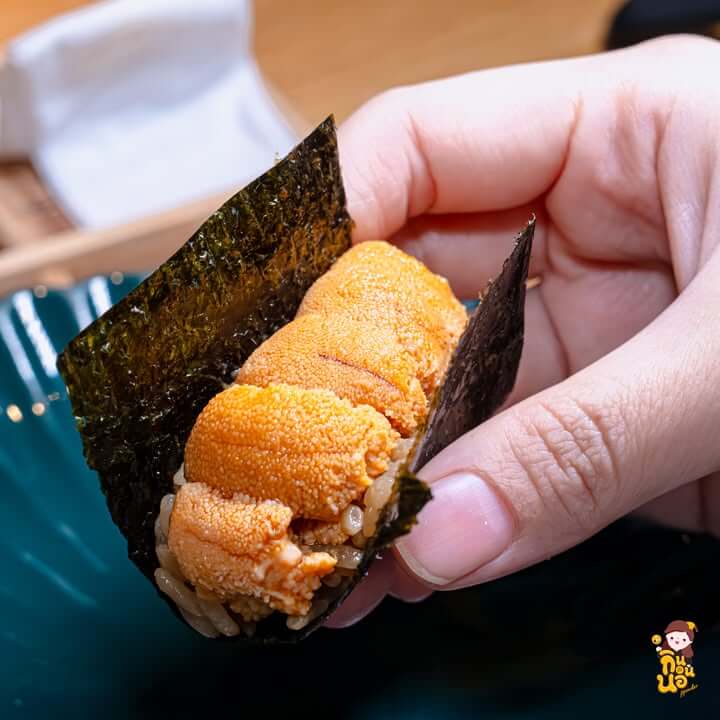 ปลาคัตสึโอะย่างกับฟางข้าว
