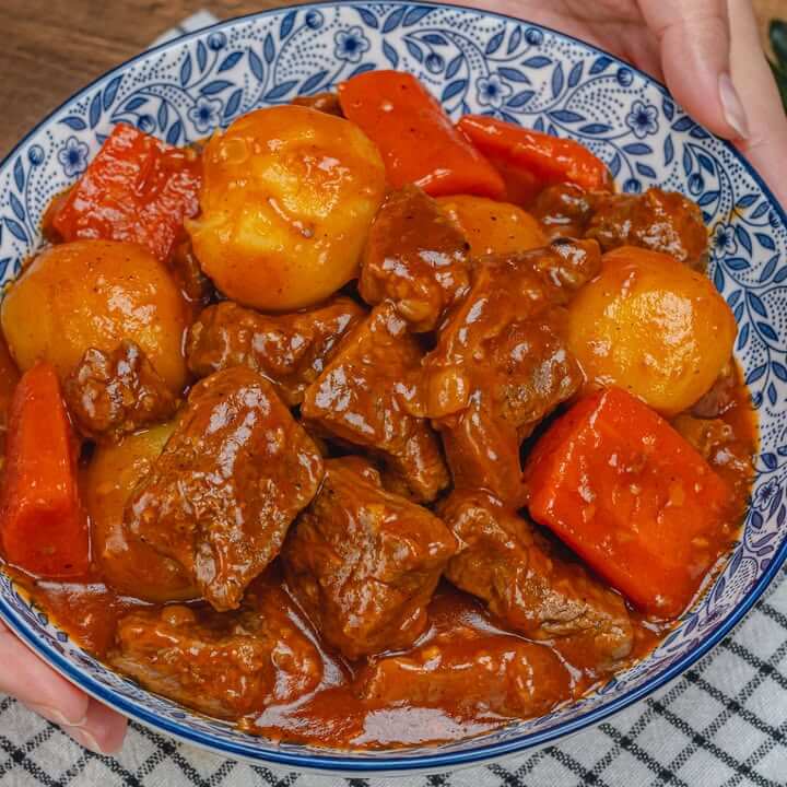 สตูว์เนื้อ สูตรตุ๋นเนื้อนุ่ม ทำเองง่ายๆ อร่อยเข้มข้น