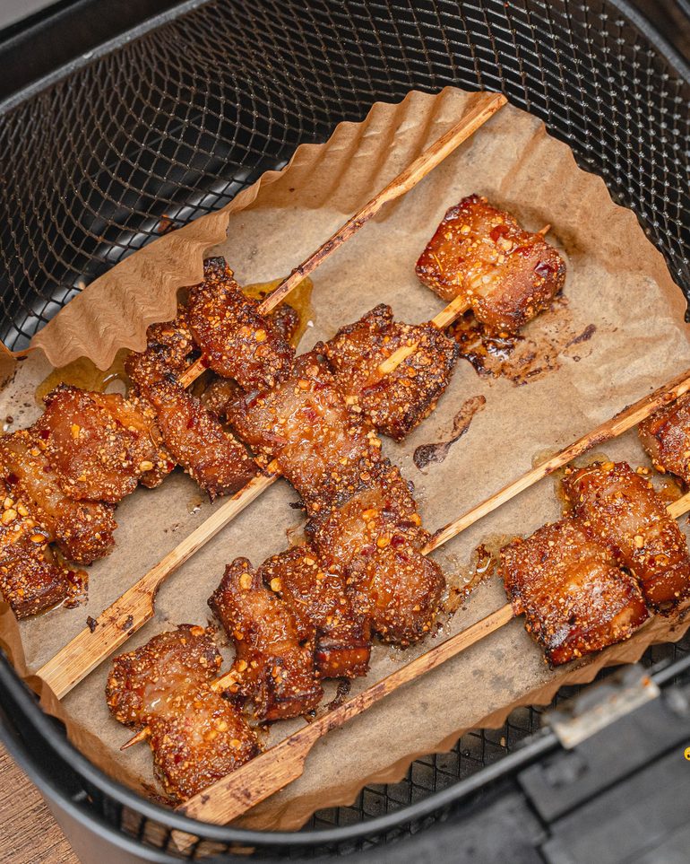 สามชั้นข้าวคั่ว (หม้อทอด) ขั้นที่ 8: นำออกจากหม้อทอด จัดใส่จาน แล้วเสิร์ฟตอนร้อน กินเปล่าๆ…